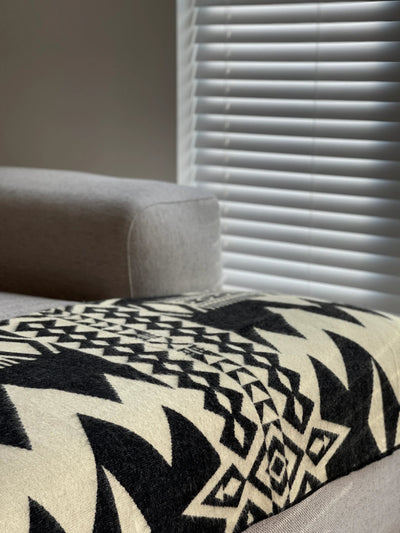 Awa Throw Blanket - Natural / Black